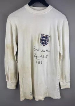 Roger Hunt England shirt